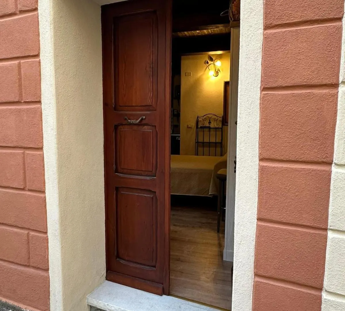 בית הארחה מלון באוני La Casa Delle Rondini